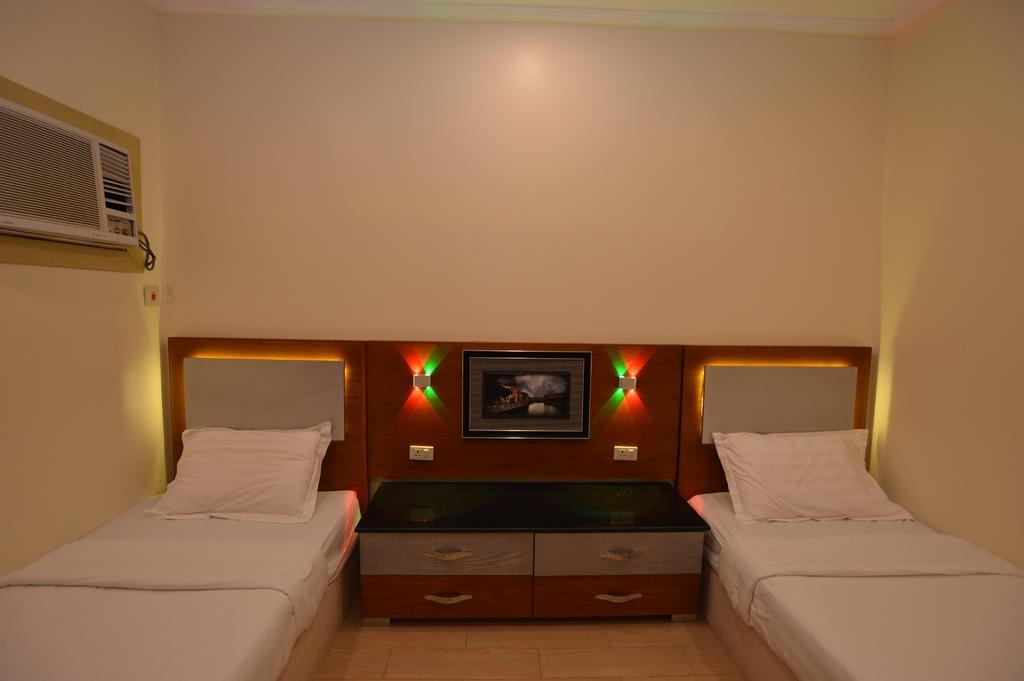 יאנבו Al Ahmadi Plaza Resort מראה חיצוני תמונה