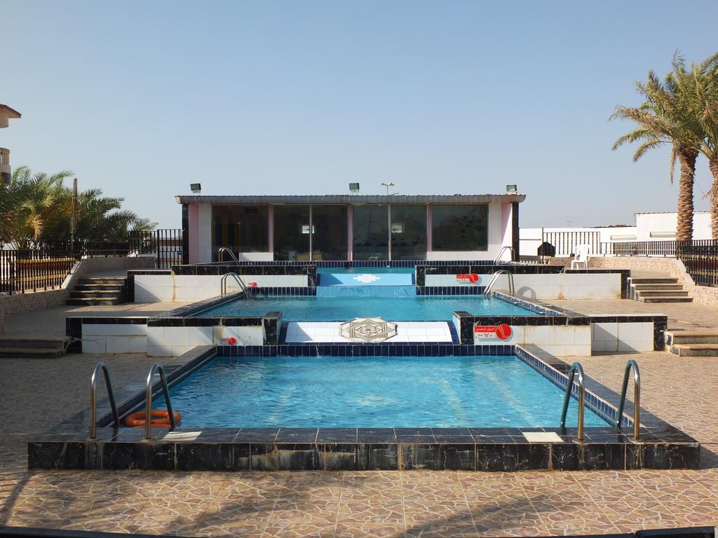 יאנבו Al Ahmadi Plaza Resort מראה חיצוני תמונה