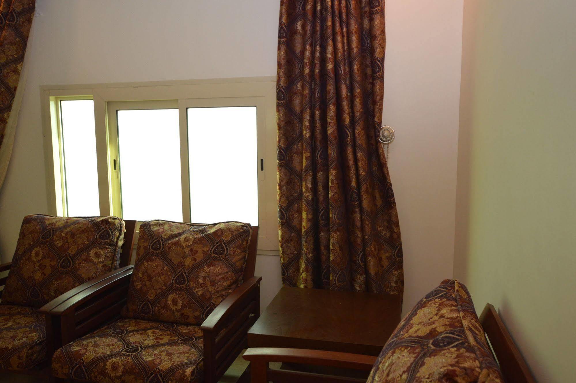 יאנבו Al Ahmadi Plaza Resort מראה חיצוני תמונה