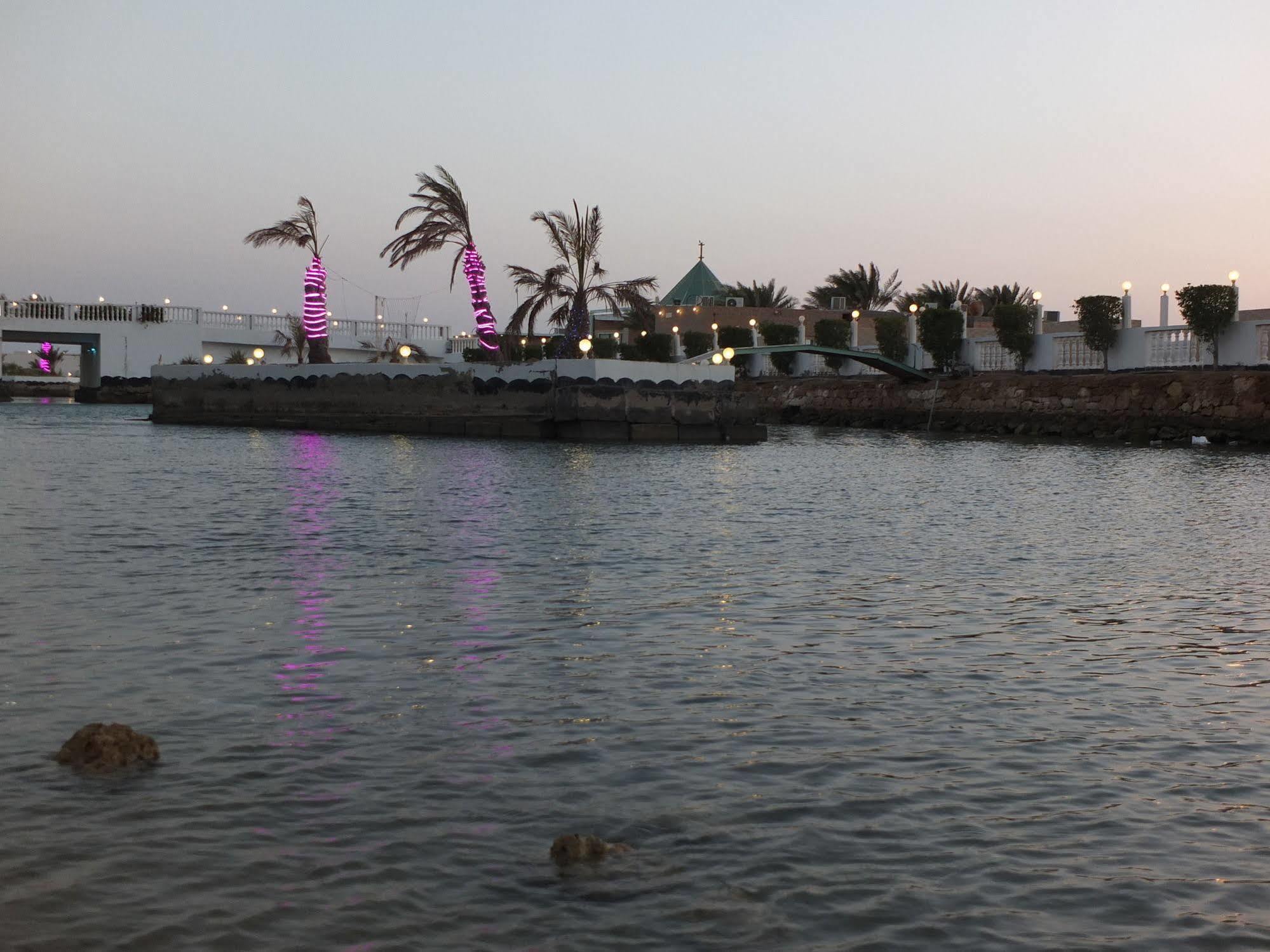 יאנבו Al Ahmadi Plaza Resort מראה חיצוני תמונה