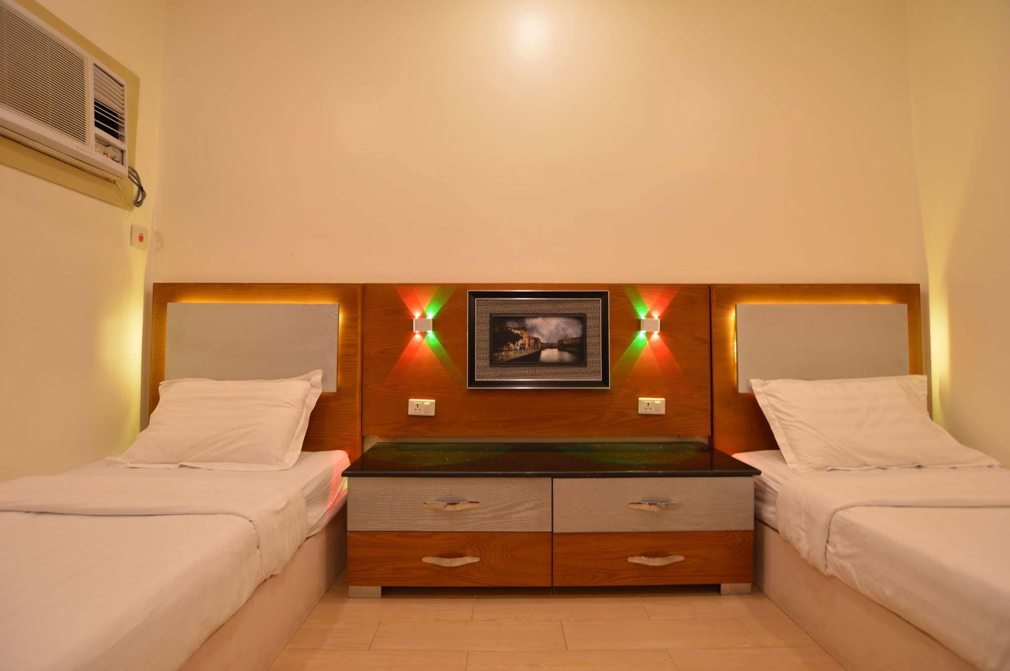 יאנבו Al Ahmadi Plaza Resort מראה חיצוני תמונה