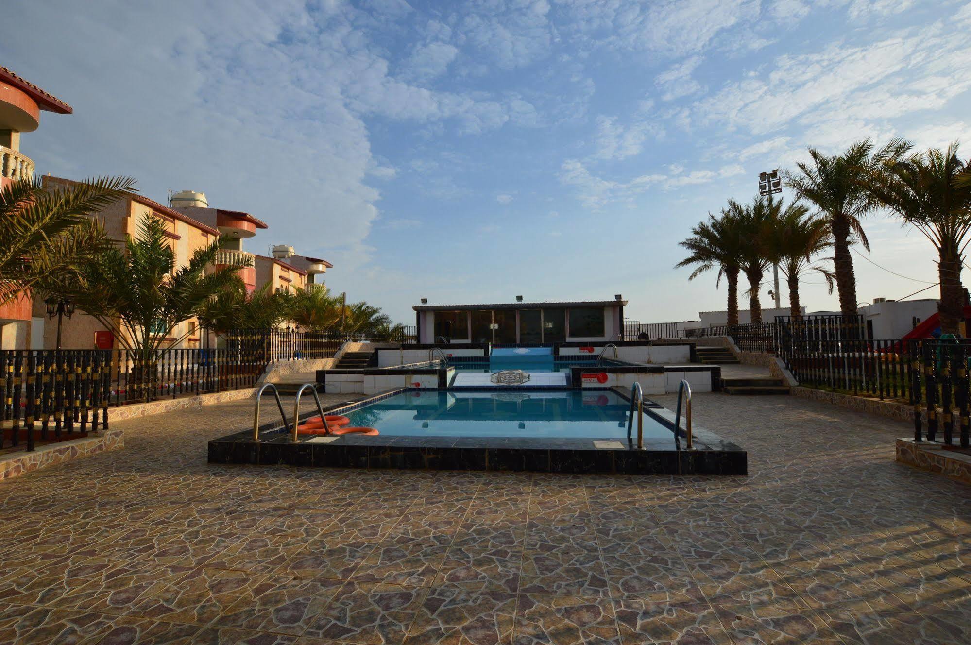 יאנבו Al Ahmadi Plaza Resort מראה חיצוני תמונה