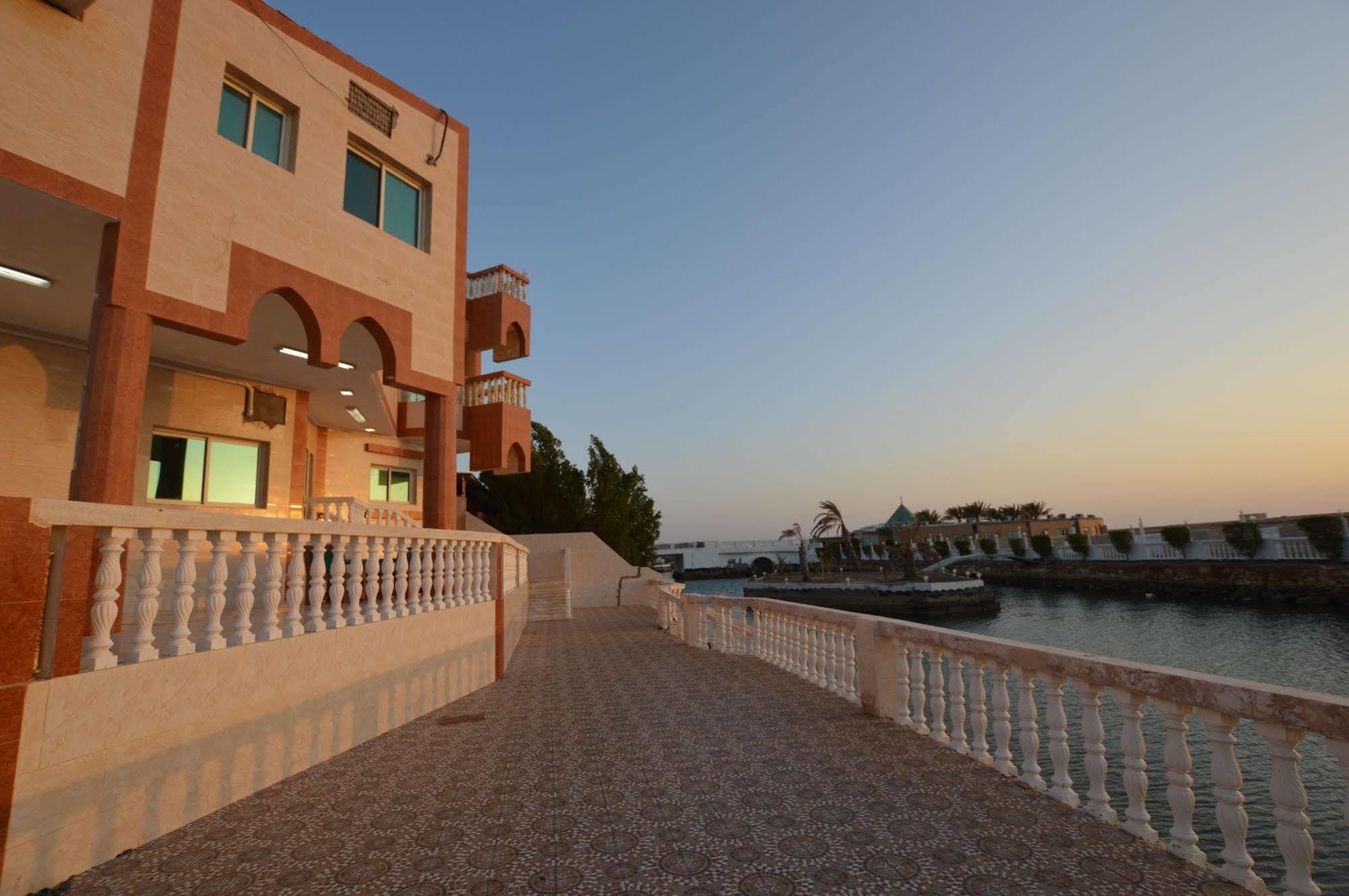 יאנבו Al Ahmadi Plaza Resort מראה חיצוני תמונה